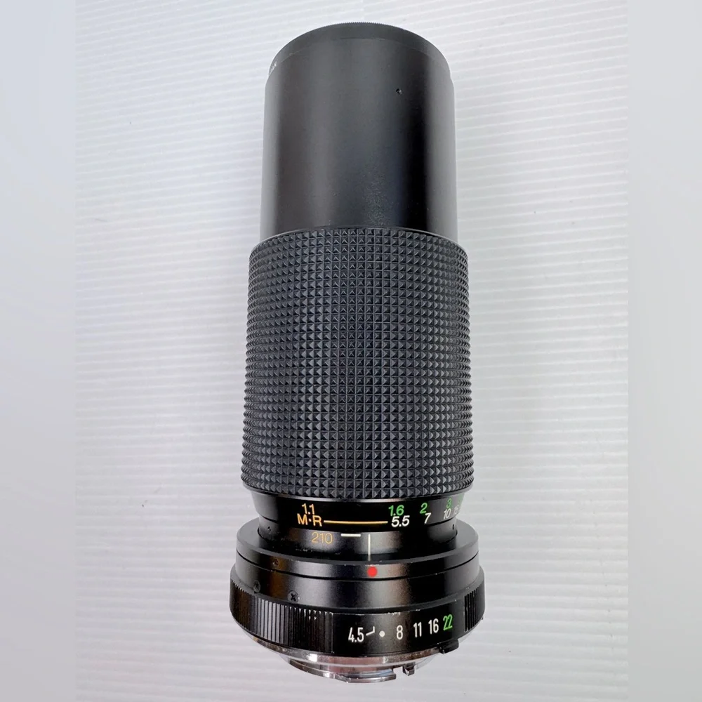Vivitar 70-210mm 1:4.5 Zoom Lens MC Macro Focusing Zoom No.77445380 Japan